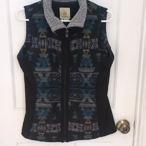 Royal Robbins Black Vest with Cream Accents